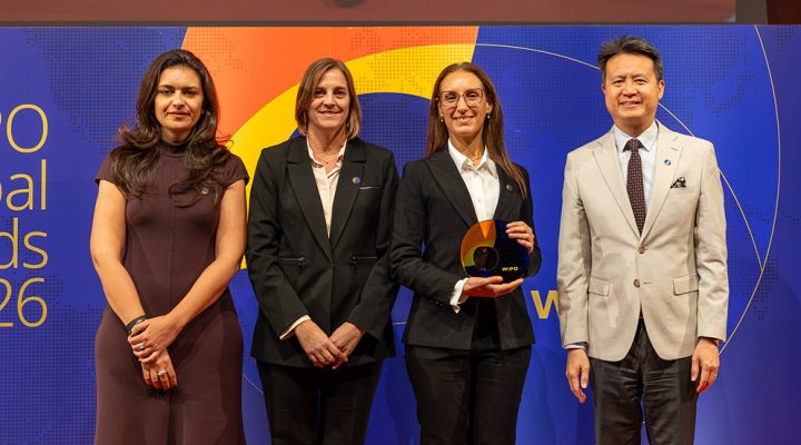La investigadora Renata Reinheimer fue reconocida en como Mejor Emprendedora 2026 por la OMPI. En los premios tambien fue destaca INFIRA, la empresa de la que es CEO y cofundadora. Fotos: OMPI
