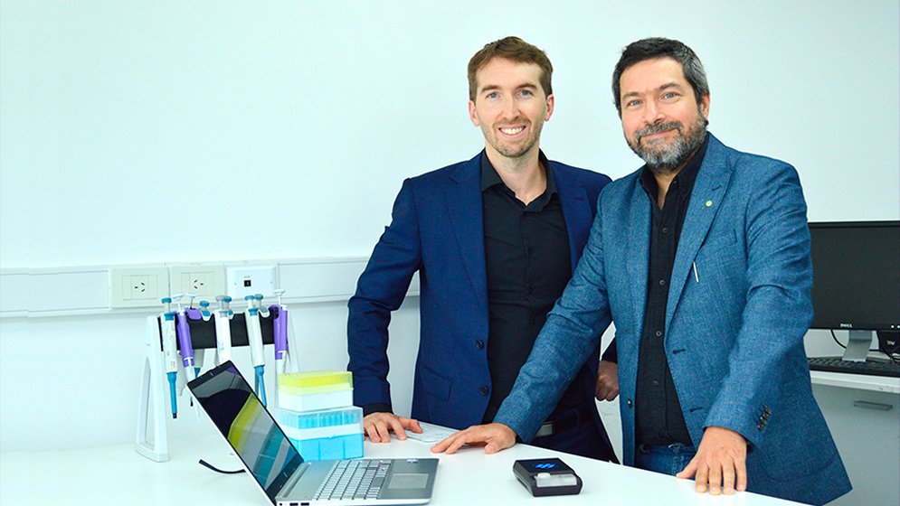 Esteban Piccinini (izq.) y Omar Azzaroni (der.) son referentes de la Red ViroSensar en el INIFTA