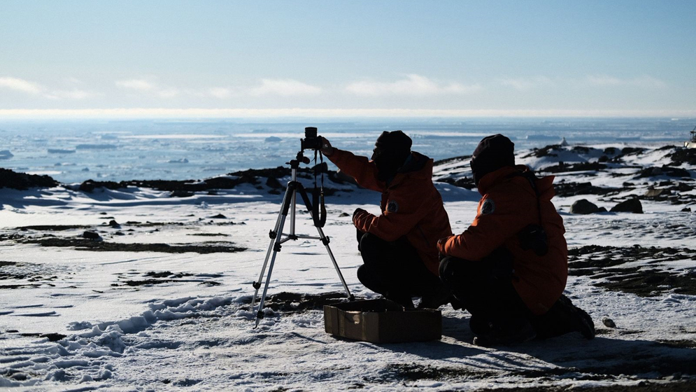Científicos del CONICET lideran en la Antártida un estudio que busca ampliar el conocimiento integral de la luz natural en latitudes australes. Fotos: gentileza investigadores.