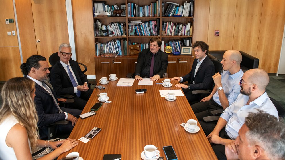 El encuentro permitió intercambiar perspectivas sobre las capacidades existentes en el país, los desafíos regulatorios y las oportunidades de inserción en la economía espacial global, así como sobre el potencial de articulación con el sistema científico nacional.